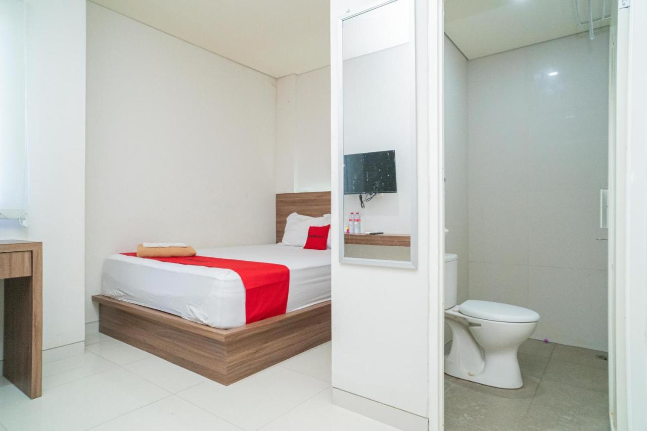 Reddoorz Plus @ Jalan Pemuda Timur Bojonegoro酒店 外观 照片